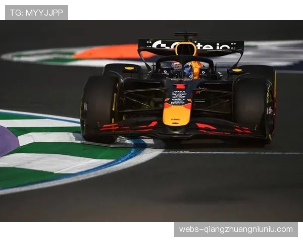 F1沙特大奖赛正赛:维斯塔潘杆位发车领跑,周冠宇跻身积分区